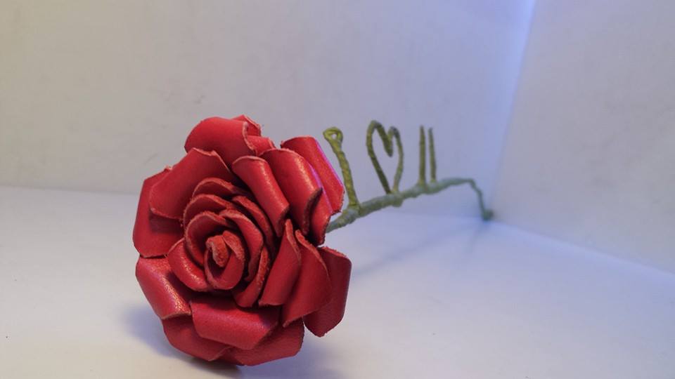 皮革花 皮革玫瑰花 單支 DIY 皮革課程 handsbox 皮革班 情人節禮物