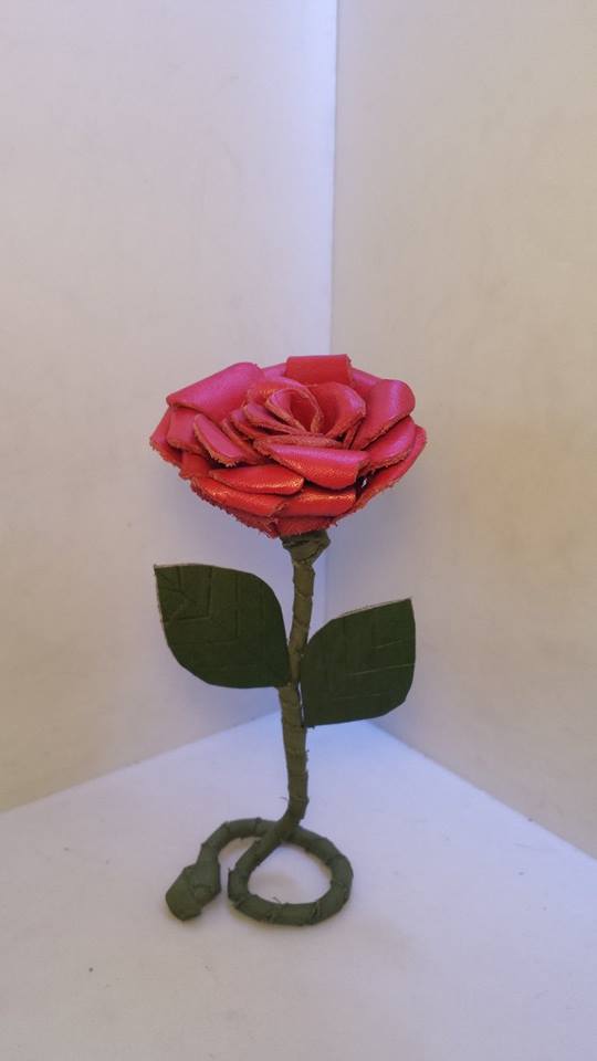 皮革花 皮革玫瑰花 單支 DIY 皮革課程 handsbox 皮革班 情人節禮物