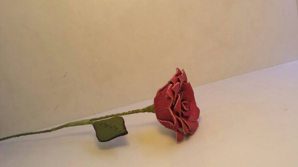 皮革花 皮革玫瑰花 單支 DIY 皮革課程 handsbox 皮革班 情人節禮物
