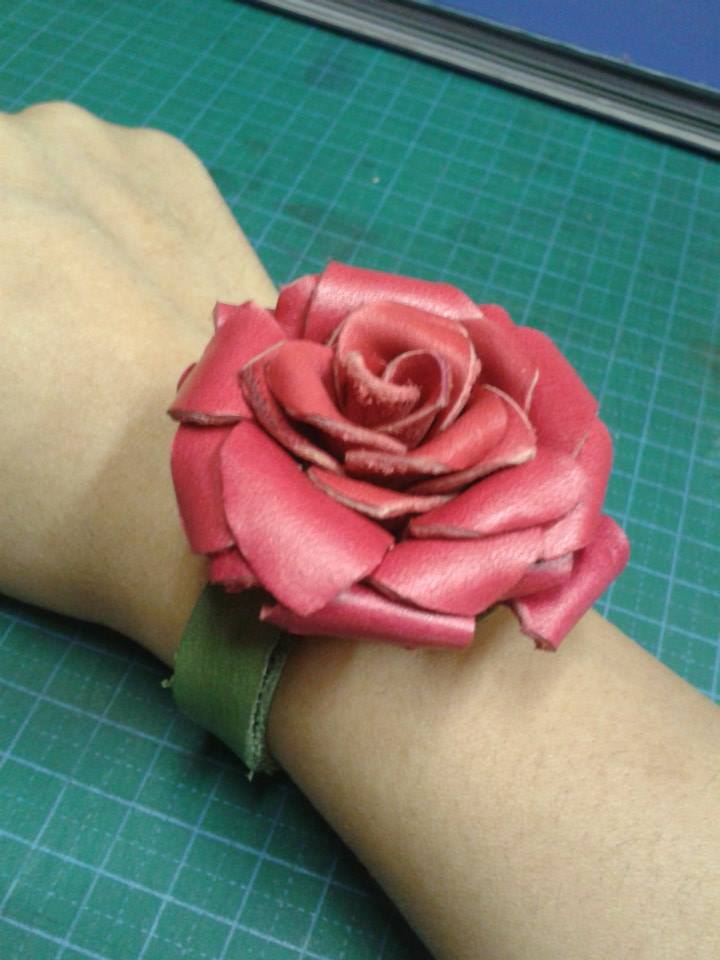皮革花 皮革玫瑰花 DIY 皮革課程 handsbox 皮革班 婚禮 手花 襟花 兄弟襟花 姊妹手花 回禮禮物 兄弟姊妹禮物 兄弟姊妹活動 婚前活動 單身派對