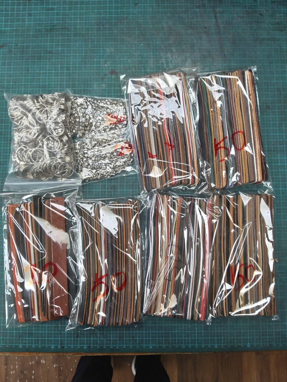 訂製批量 公司禮品 企業禮物 聖誕禮物 散水禮物 鎖匙扣 key ring DIY 皮革班 handsbox 皮革學堂 皮革課程 腰扣