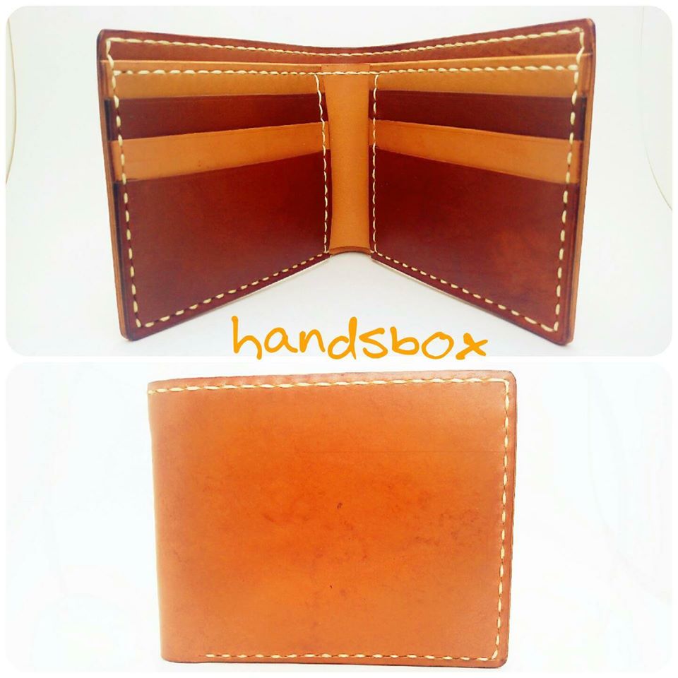 【現貨】對褶銀包 handsbox 皮革學堂 男裝銀包 短銀包 六卡位  淺啡 限量一個 包壓印英文字