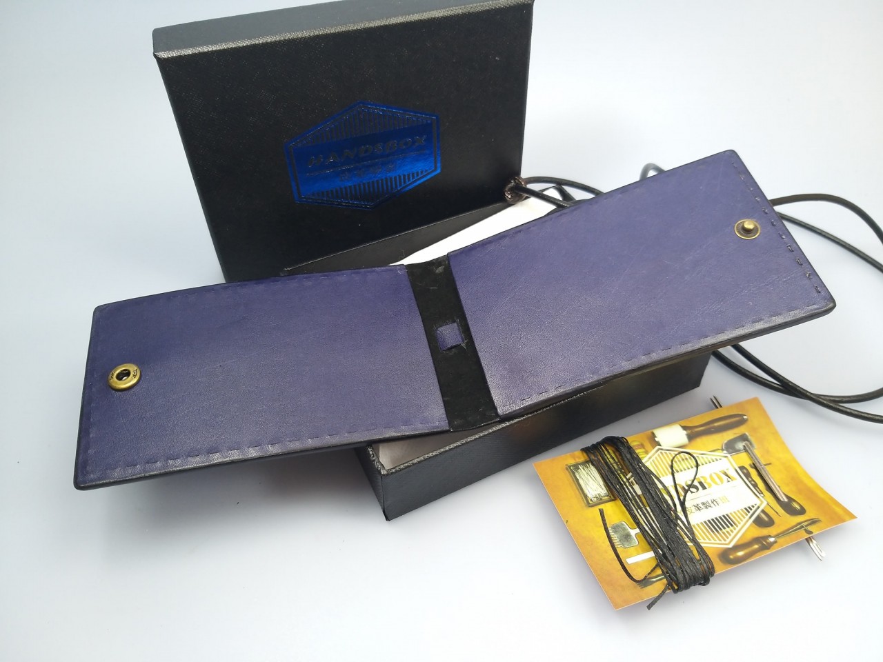 訂製 對褶證件套 皮革材料包 DIY handsbox 皮革學堂 証件套 相位 卡片位 掛頸 對褶