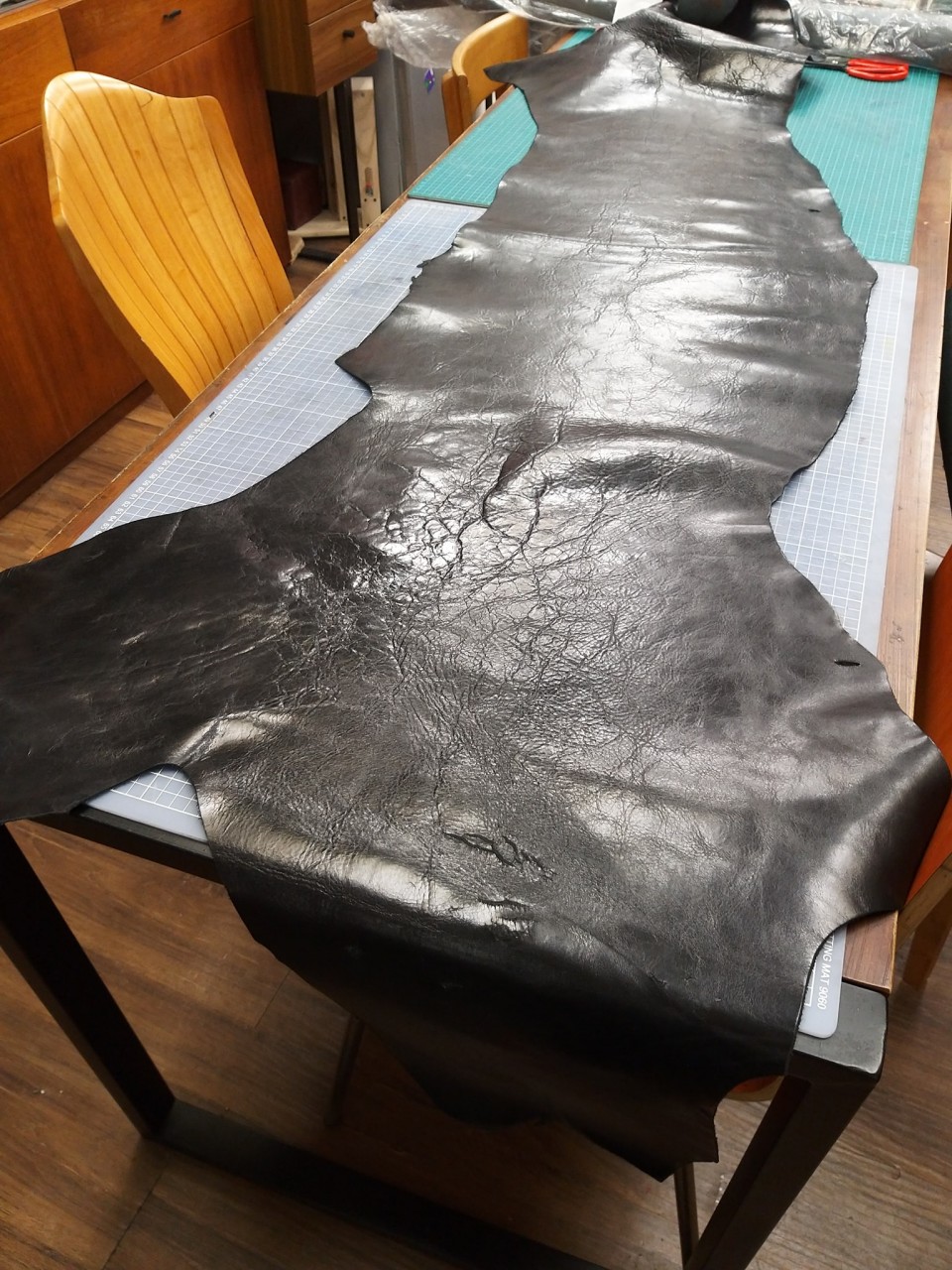 牛皮 皮革 皮料 植鞣革 樹膏皮 leather handmade DIY 意大利植鞣 腩條