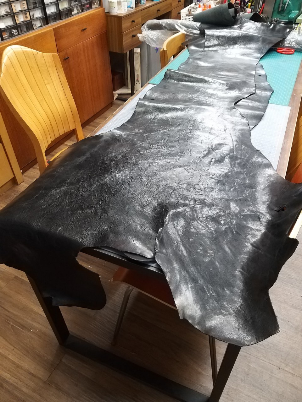 牛皮 皮革 皮料 植鞣革 樹膏皮 leather handmade DIY 意大利植鞣 腩條