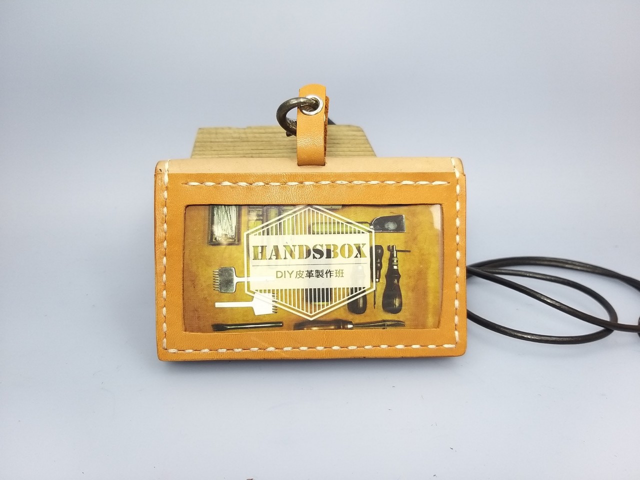 【現貨】證件套 handsbox 皮革學堂 証件套 橫式 相位 卡片位 掛頸 對褶