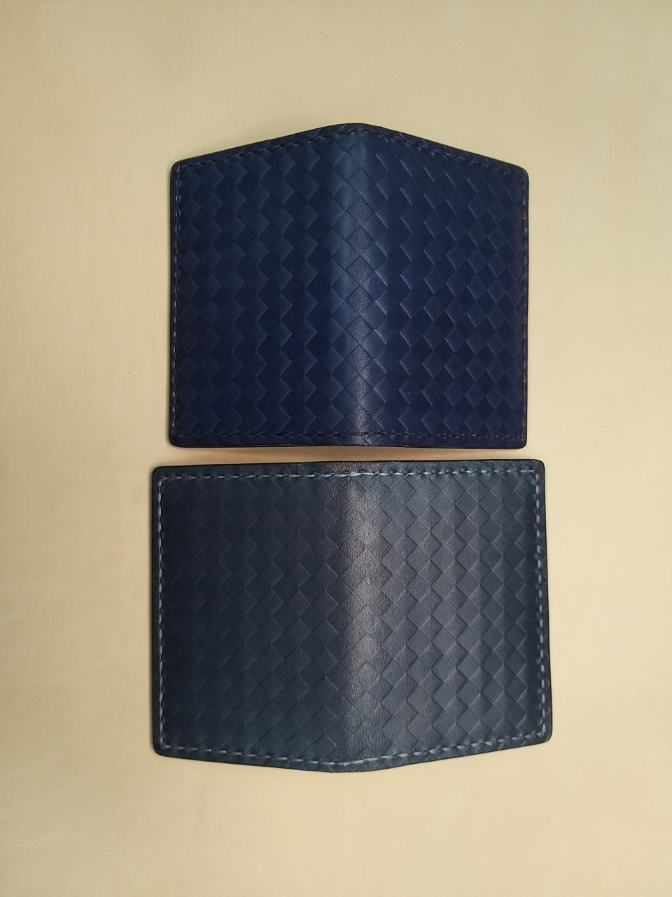 【現貨】壓印格仔紋面卡片套 handsbox 皮革學堂 對褶 六格 卡位 信用卡 cards holder 藍灰色