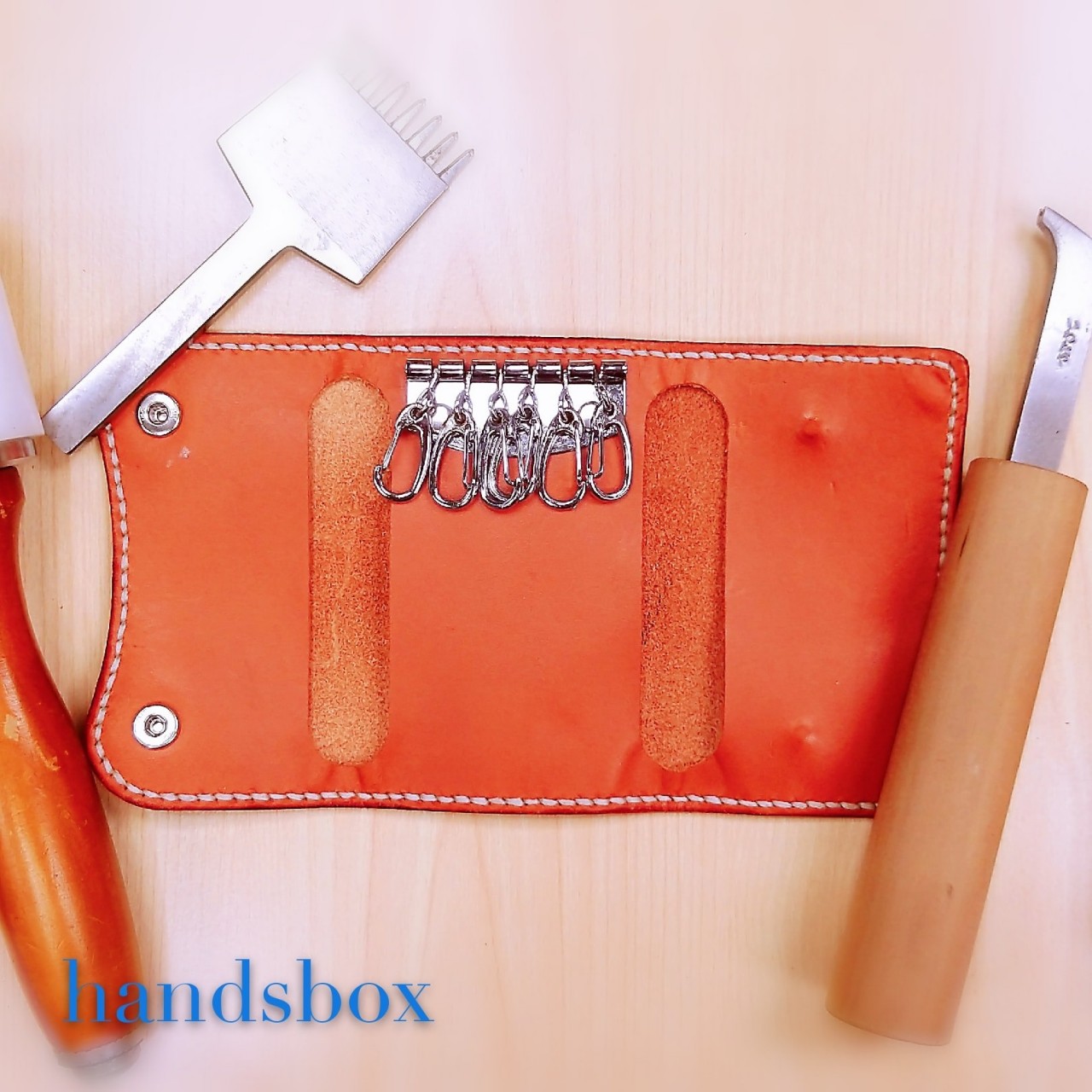 【限定時間】 三褶鎖匙包 DIY 皮革班 handsbox 皮革學堂 三卡位 六匙位 鈕扣 key holder