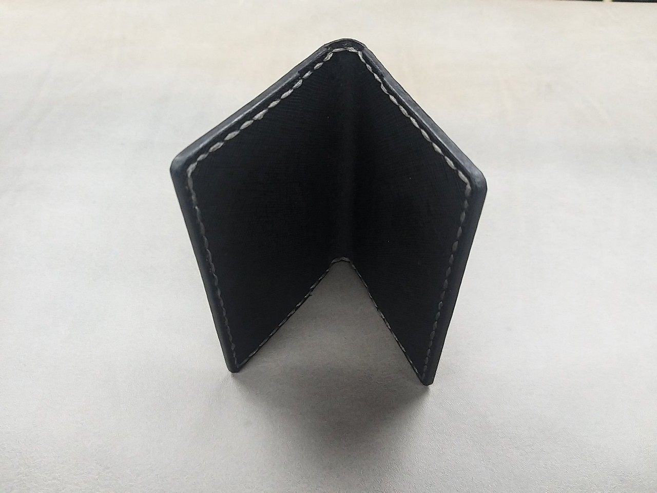 【現貨】卡片套 黑色十字紋 handsbox 皮革學堂 對褶 四格 卡位 信用卡 cards holder