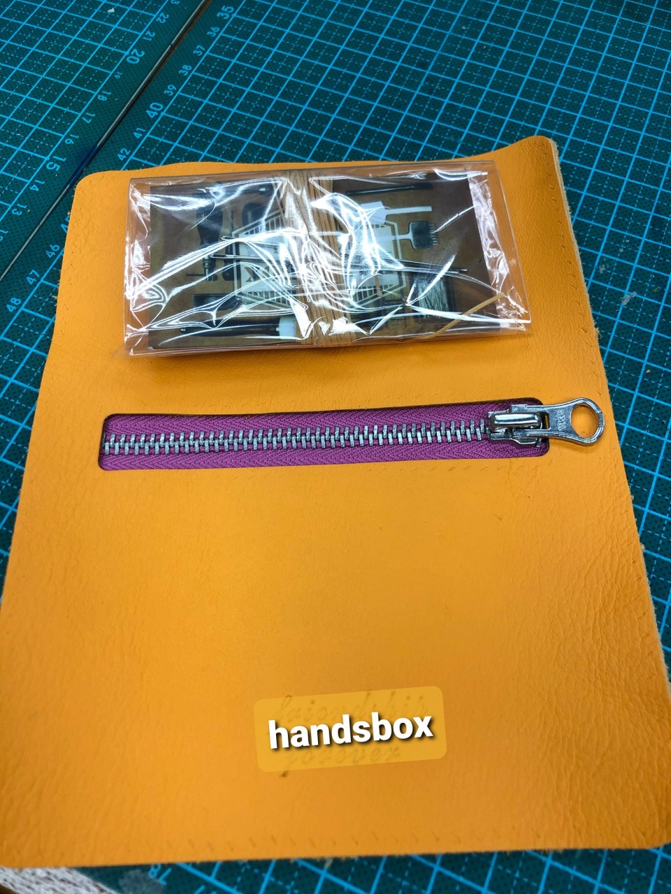兩套優惠$340/兩套 拉鍊散紙包 皮革材料包 handsbox 皮革學堂 八達通 coins bag